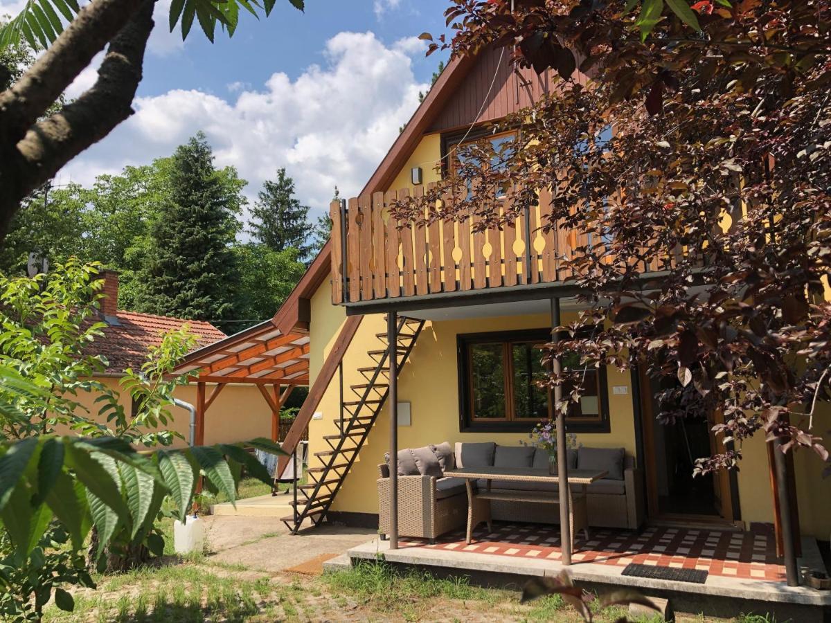 Forest-Side Home By Recreational Lake Kunfeherto Екстер'єр фото