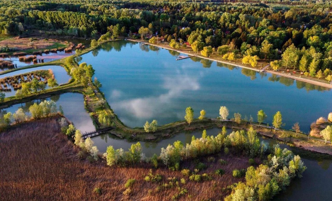 Forest-Side Home By Recreational Lake Kunfeherto Екстер'єр фото