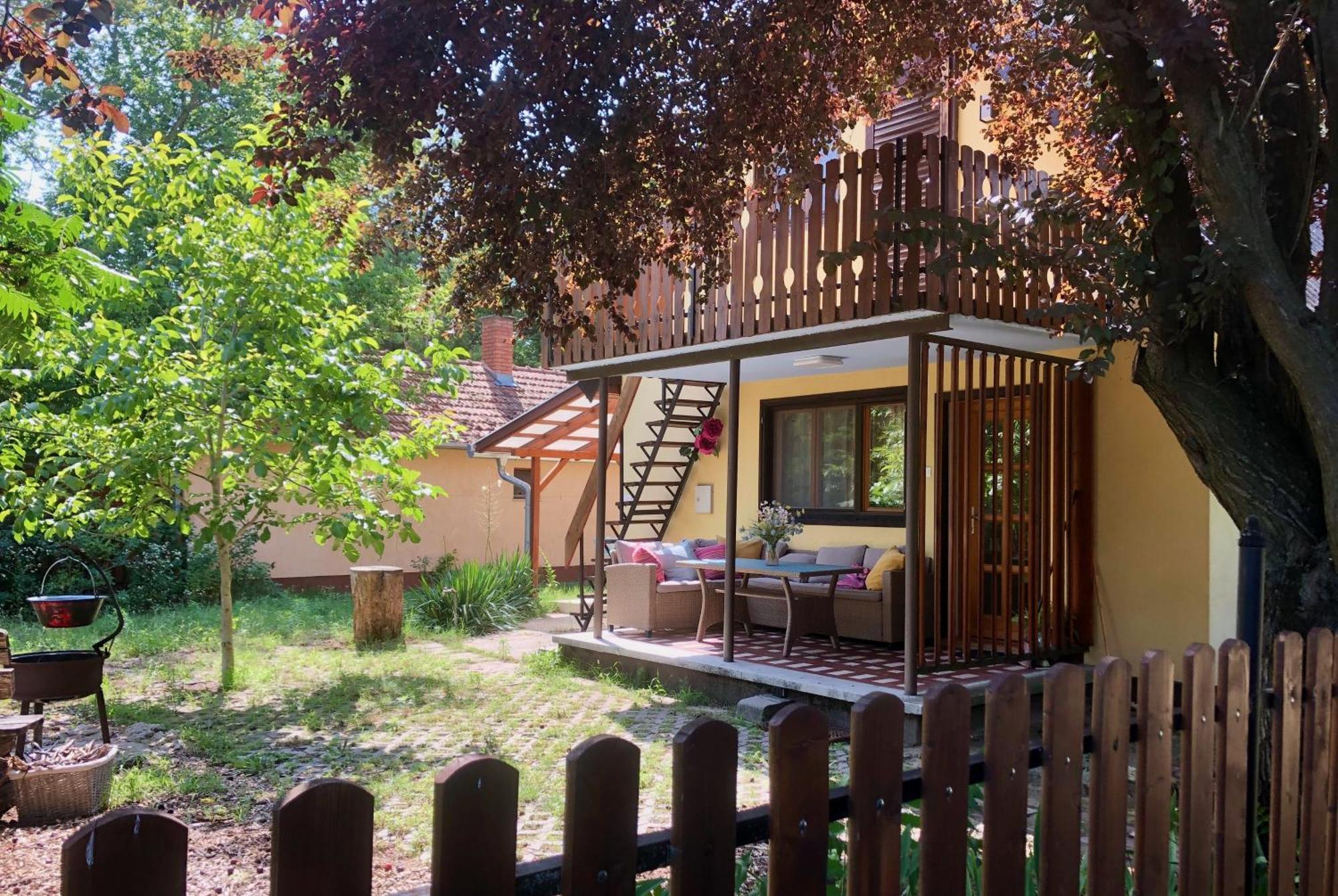 Forest-Side Home By Recreational Lake Kunfeherto Екстер'єр фото