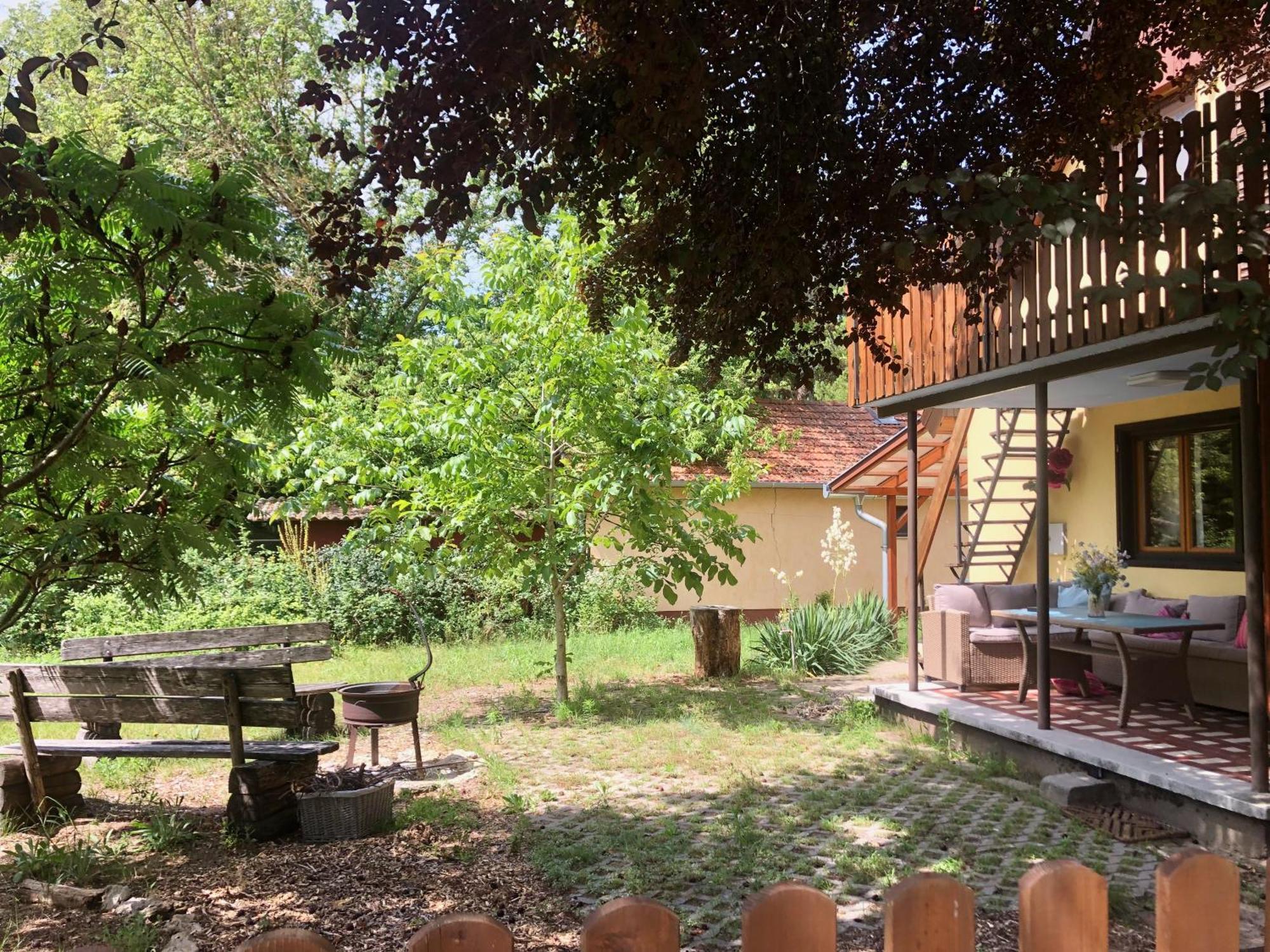 Forest-Side Home By Recreational Lake Kunfeherto Екстер'єр фото